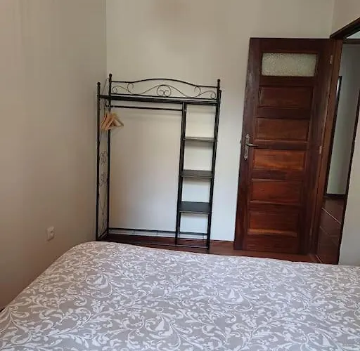 Patio House - 2 Bedroom Flat - Pet Friendly * Porto