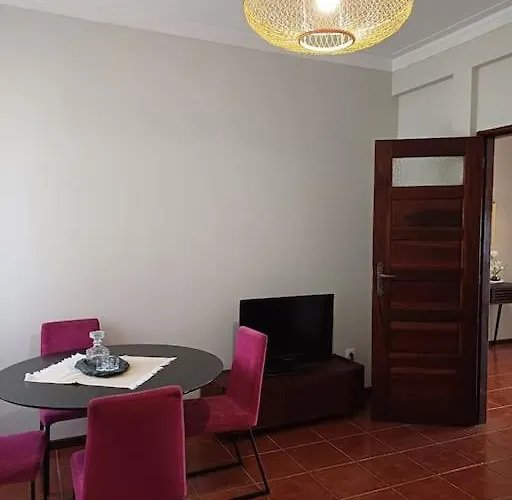 Patio House - 2 Bedroom Flat - Pet Friendly