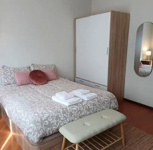 Patio House - 2 Bedroom Flat - Pet Friendly