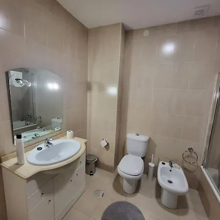 Апартаменты Roomy & Patio - 2 Bedroom Flat Порту