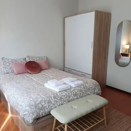 Roomy & Patio - 2 Bedroom Flat
