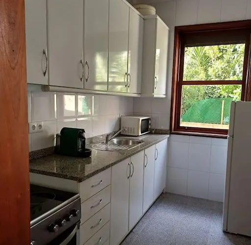 Patio House - 2 Bedroom Flat - Pet Friendly * Oporto