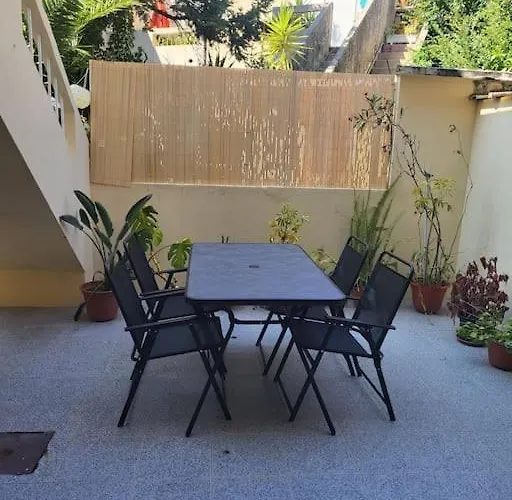 Patio House - 2 Bedroom Flat - Pet Friendly アパート